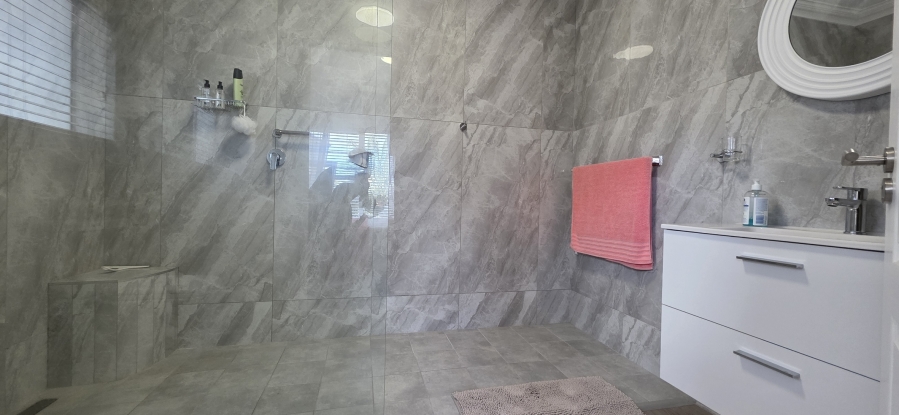 3 Bedroom Property for Sale in Bergsig Western Cape